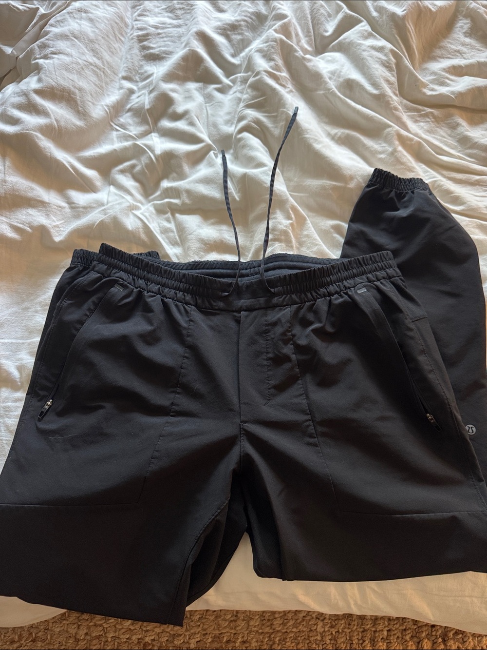 Lululemon joggers black